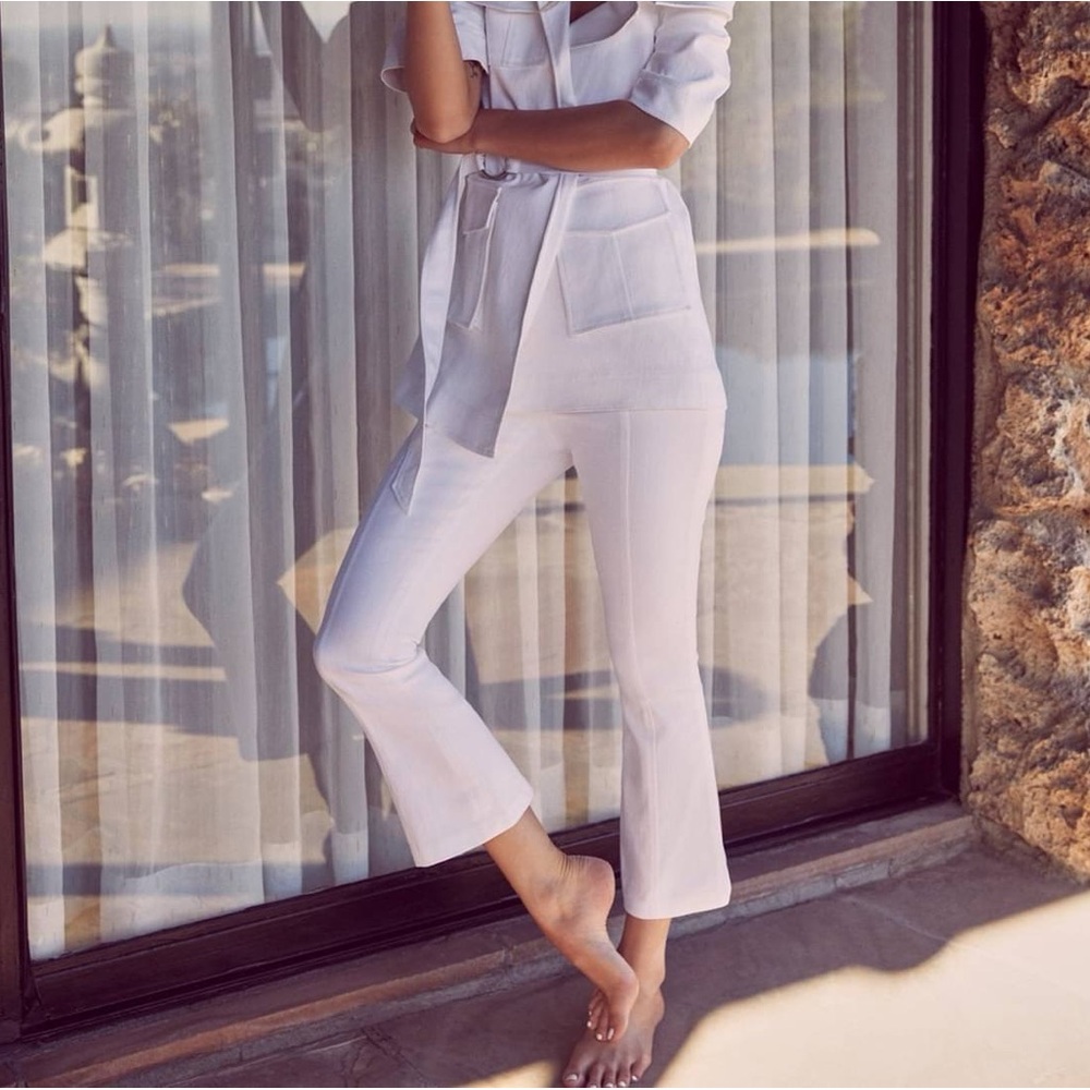 NWT CINQ À SEPT Women's Lindsay Cropped Flare Denim Pants White Women's Size 2